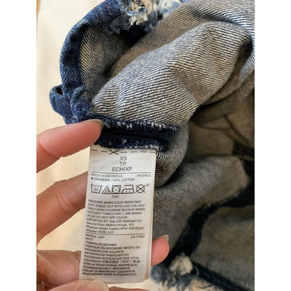 Women’s GAP Chambray Frayed Denim Top Size XS Half Zip Back - Picture 6 of 6